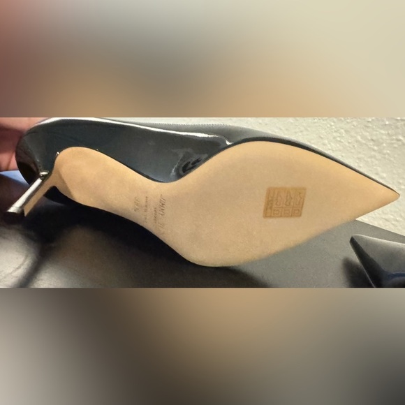 JIMMY CHOO Black Patent Leather Pumps with JC Emblem NWT | 8.5 US - Picture 14 of 15